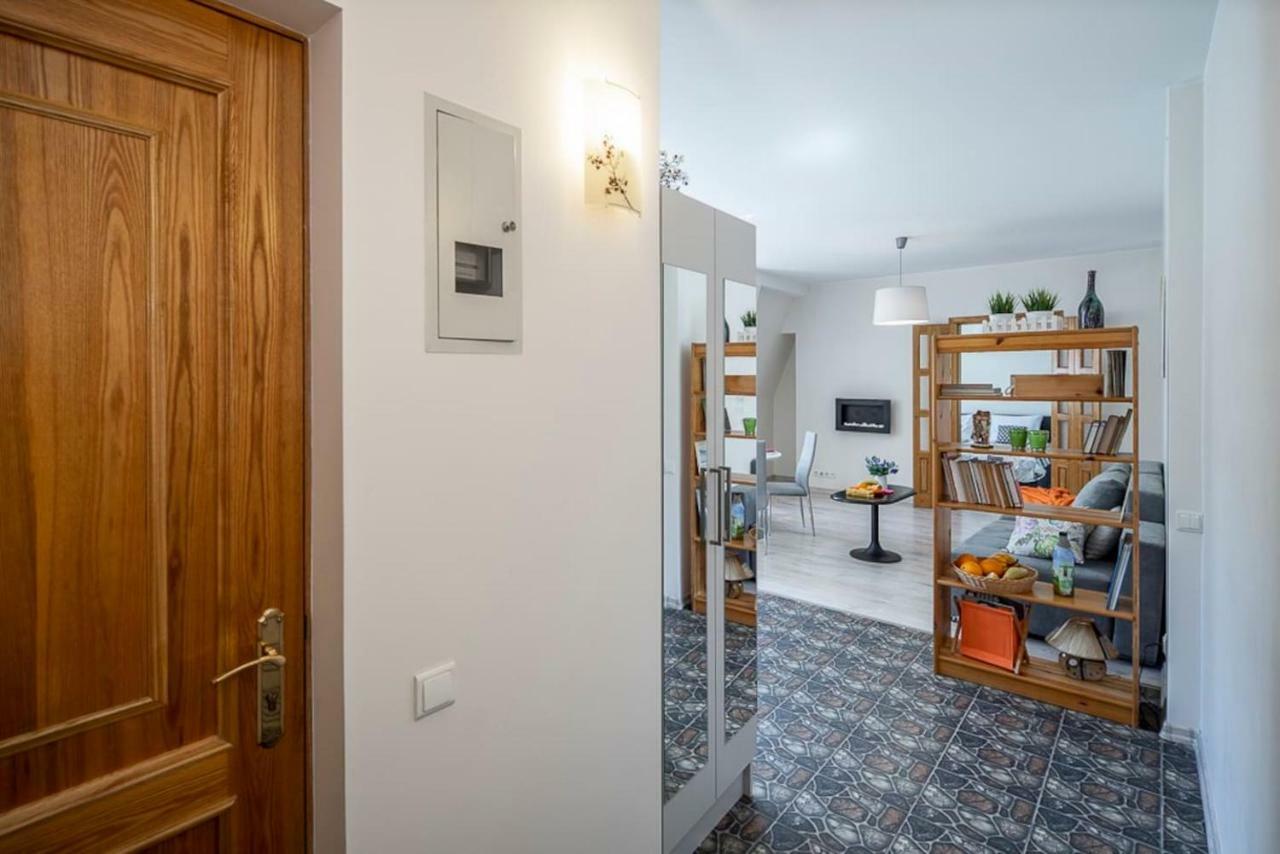 Riga Old Town Souvenir Apartment ภายนอก รูปภาพ