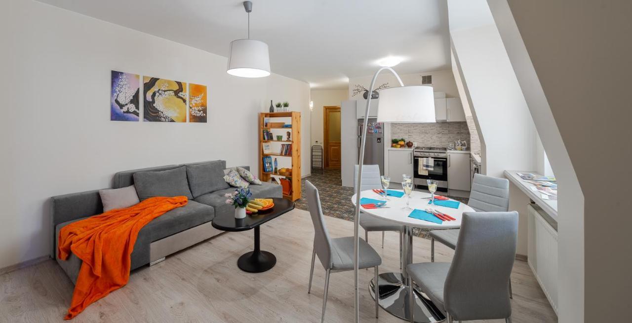 Riga Old Town Souvenir Apartment ภายนอก รูปภาพ